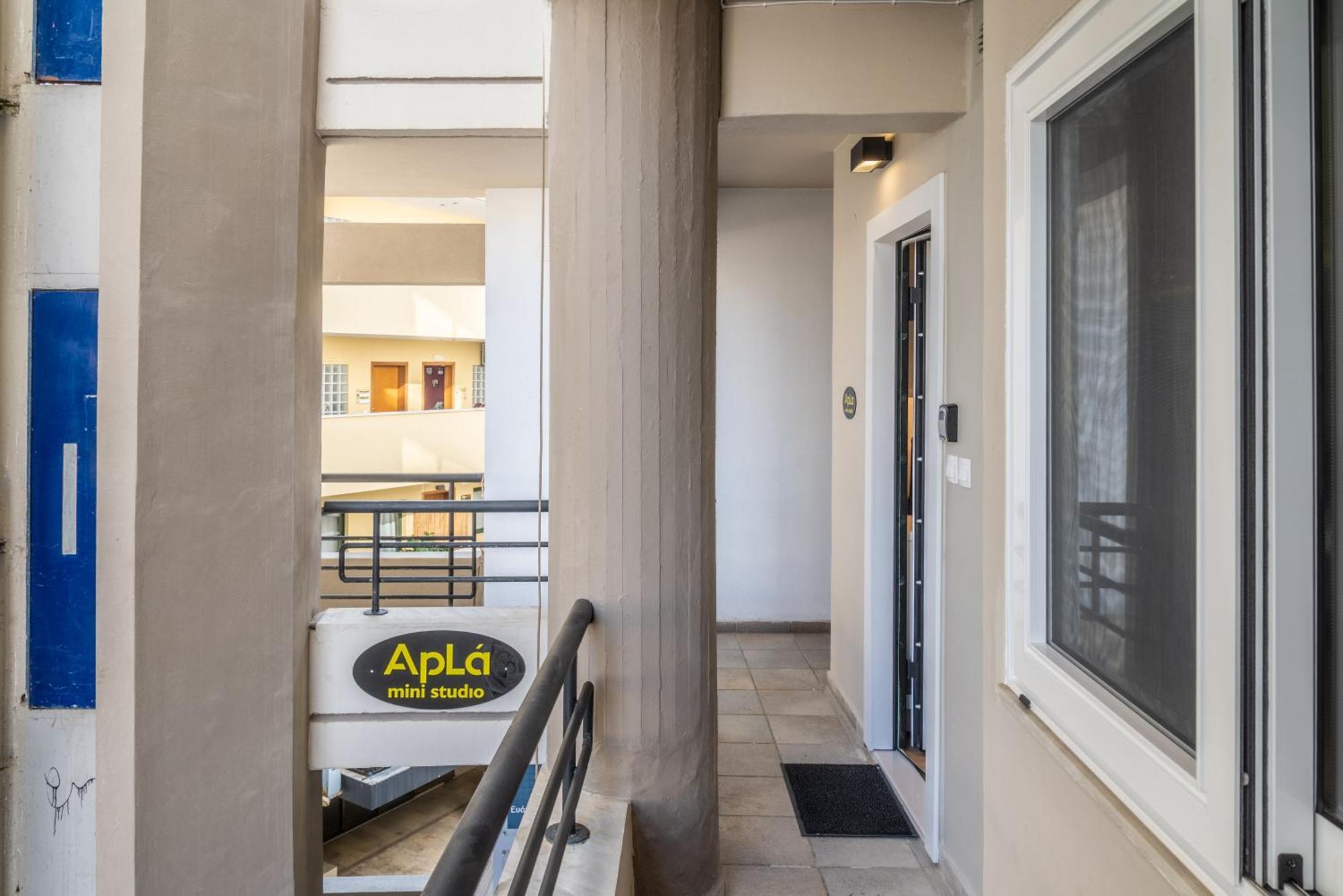 Apla Mini Studio In Downtown 이라클리온 외부 사진